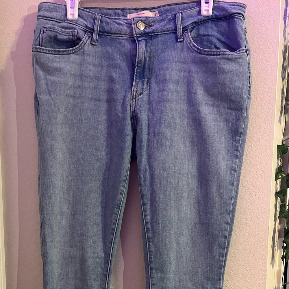 Levi Light Wash Skinny Jeans